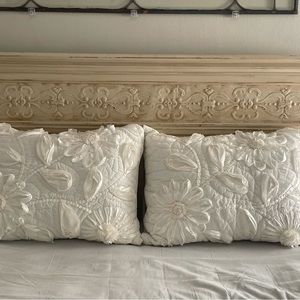 Set of 2 Shams. Pier 1 Shabby Chic Style Pillow Shams (Size standard)